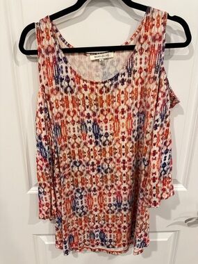 Rose & Olive Multicolor Cold-Shoulder Knit Top — Red, Orange, Blue Pattern